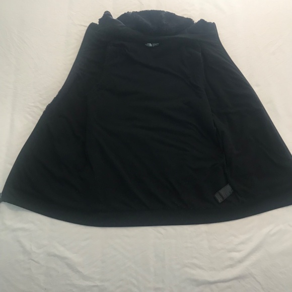 The North Face vest women’s size small faux fur 2 pockets hood outdoors cottage - Picture 2 of 9